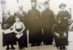 9-sf-cuv-ioan-iacob-de-la-neamt-hozevitul-1960-10-la-ierusalim-in-fata-sf-mormant-in-anul-1937